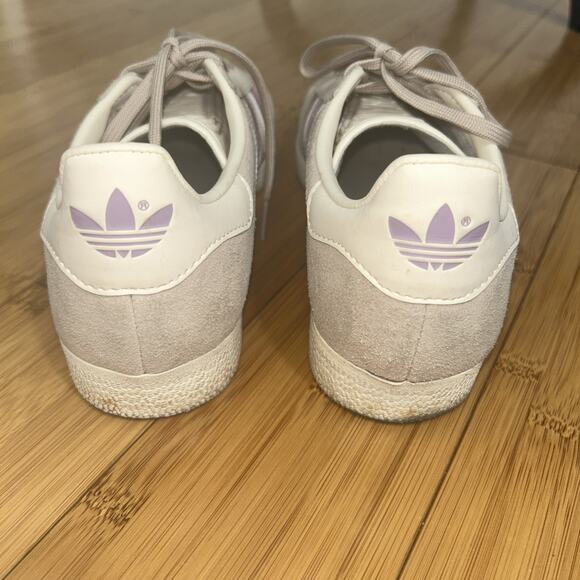 Adidas Gazelle Beige Sneakers W/Purple Stripes Streetwear Skater Casual Sz 7 - Picture 5 of 6